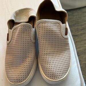 Ladies Olukai Slip-On Mesh -Beige. Size 7 w